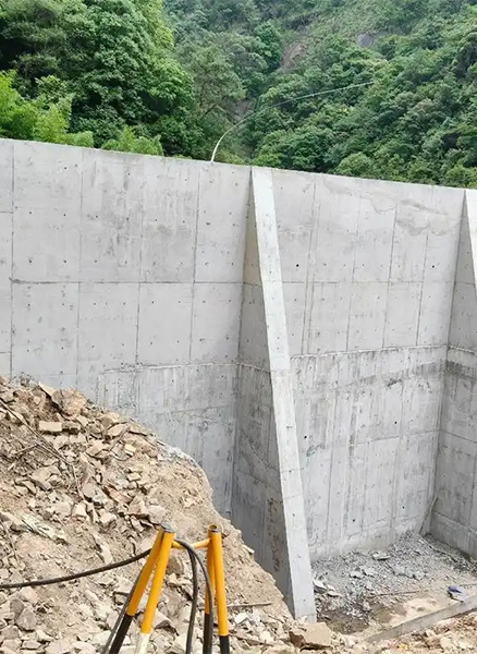北京密云县重力式挡土墙
